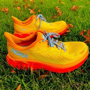 Hoka Clifton 8 Men’s Size 8.5 WIDE WIDTH SNEAKERS RUNNING SHOES YELLOW